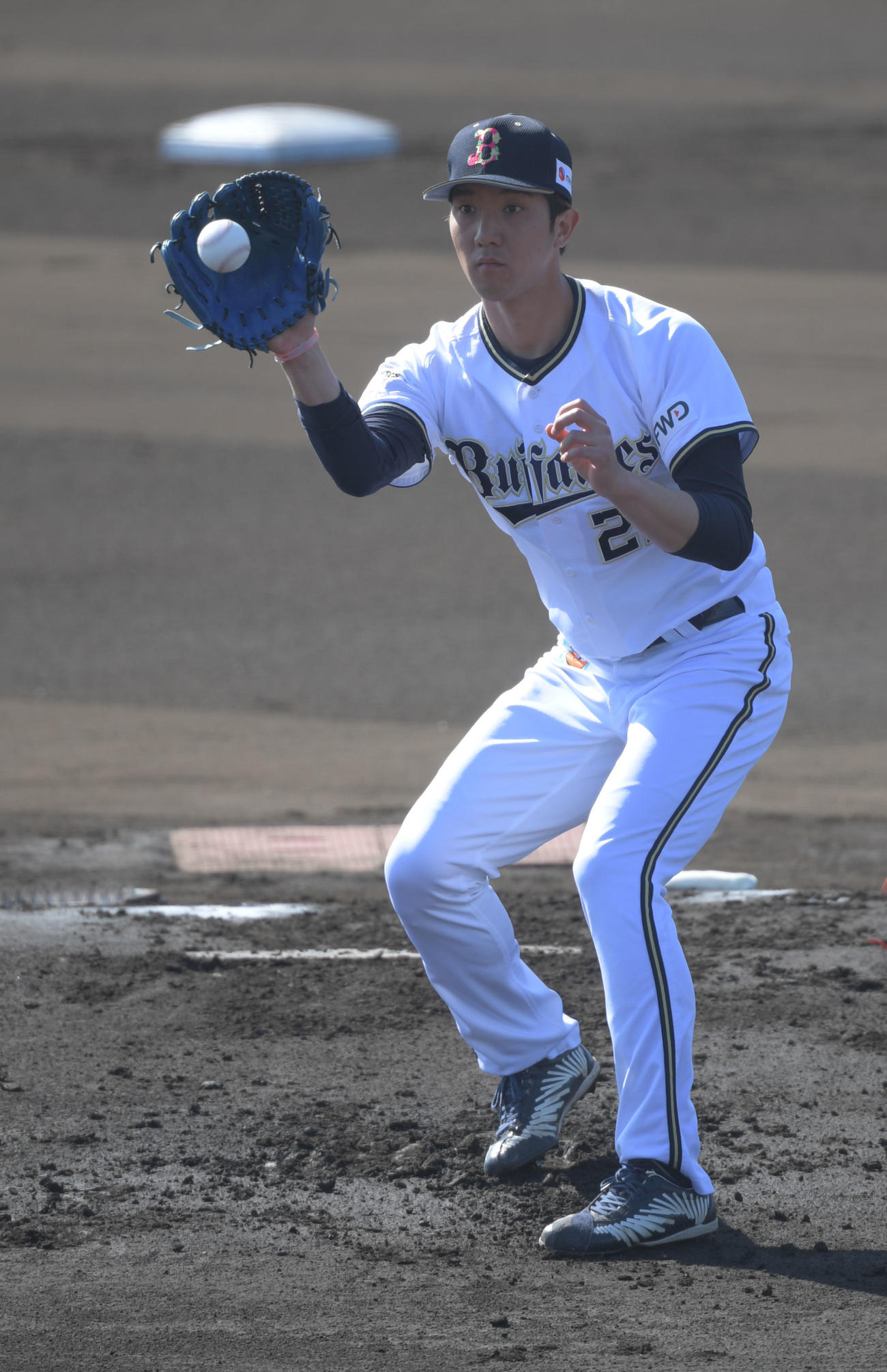 23日ロッテ戦へ向け調整するオリックス田嶋（撮影・渦原淳）