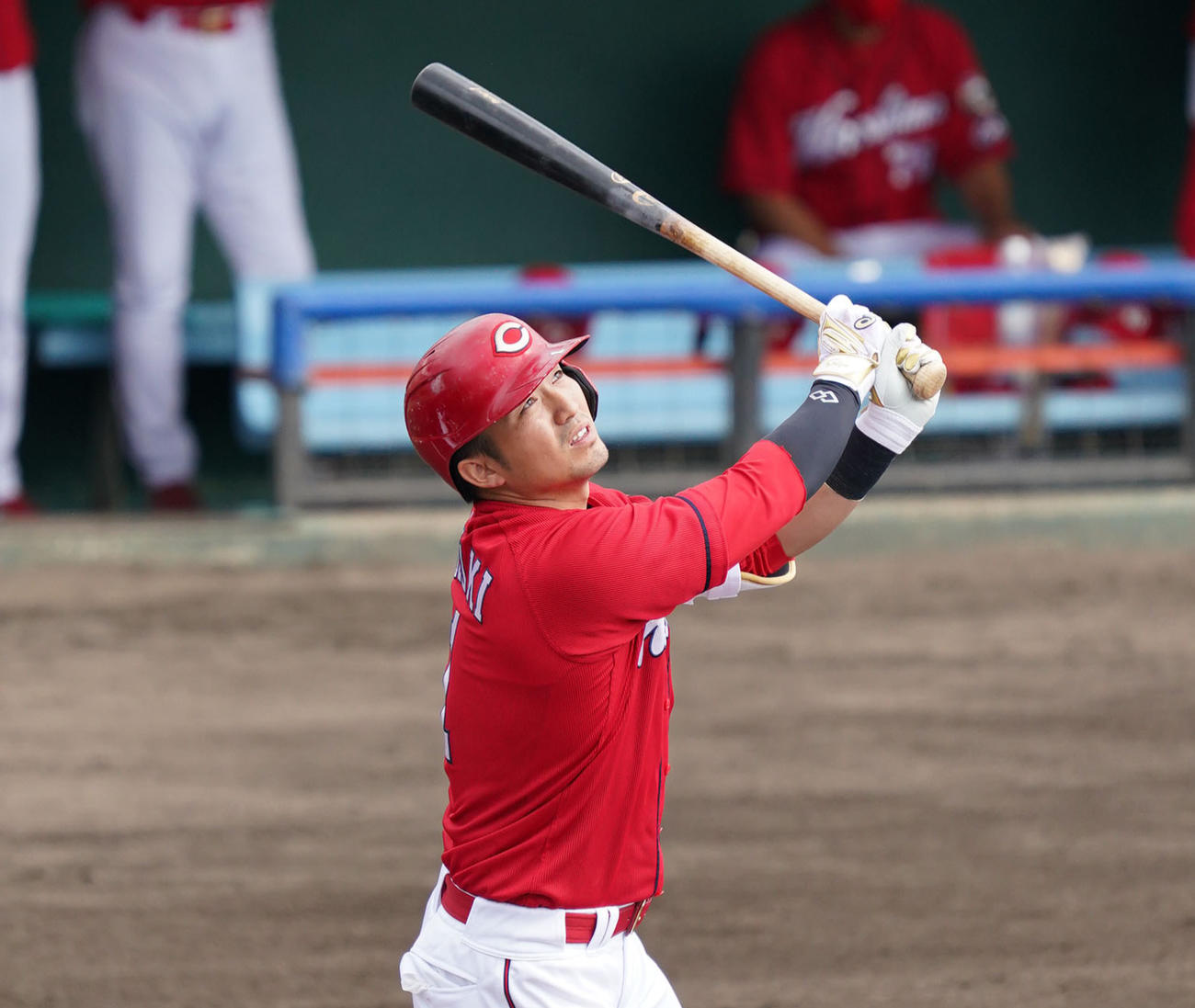中日対広島　1回表広島2死、右越え本塁打を放った鈴木誠也（撮影・森本幸一）
