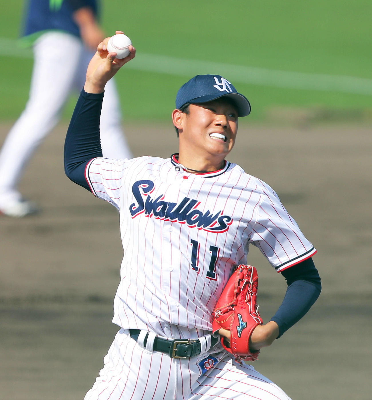 打撃投手に入る奥川（撮影・河田真司）