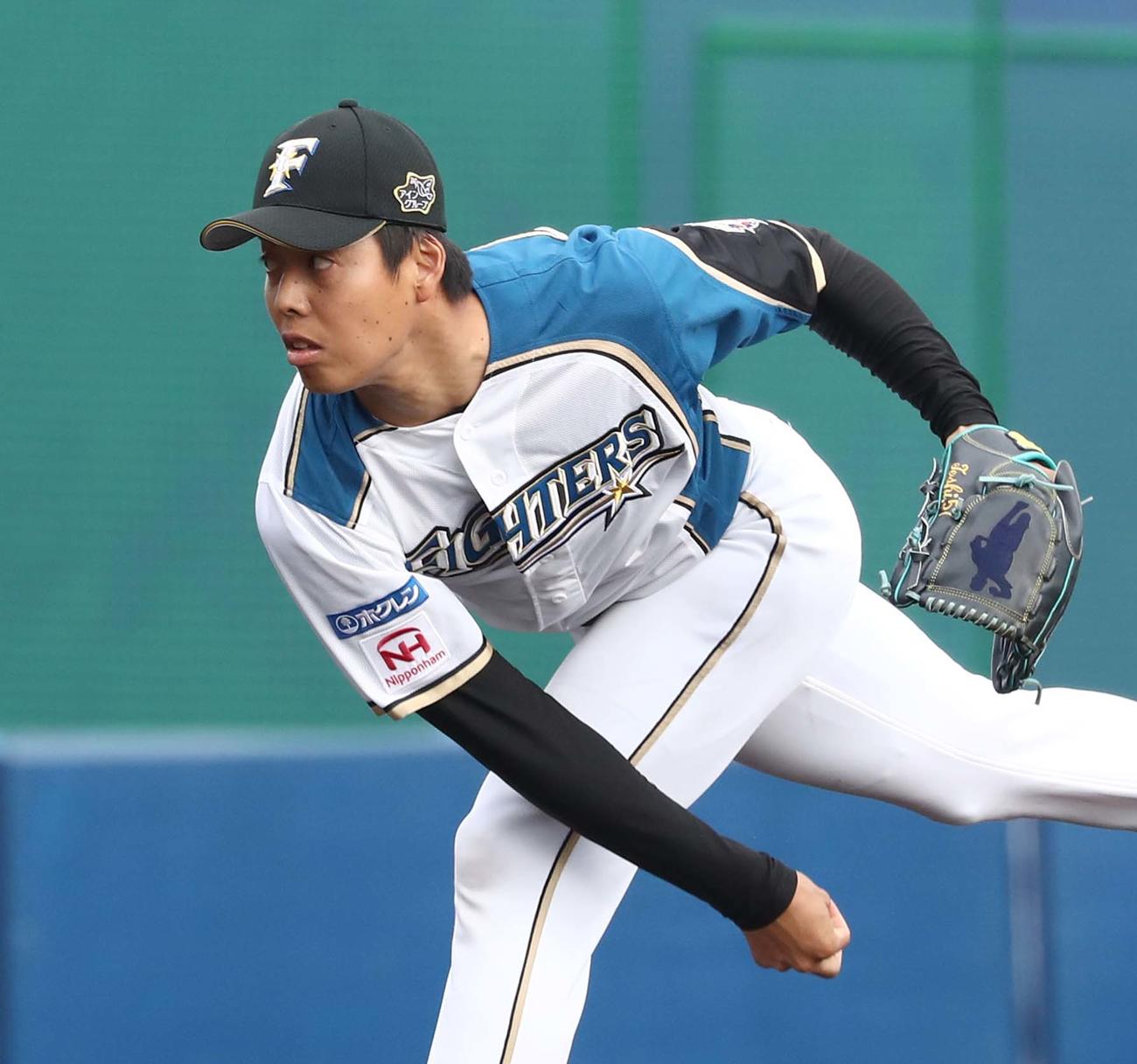 練習試合　日本ハム対楽天　9回に登板し無失点に抑える杉浦（撮影・黒川智章）