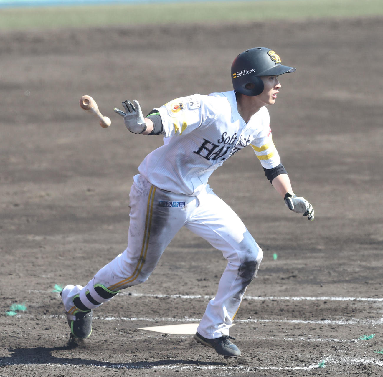 西武対ソフトバンク　3回裏ソフトバンク1死二、三塁、周東は右前適時打を放つ（撮影・梅根麻紀）