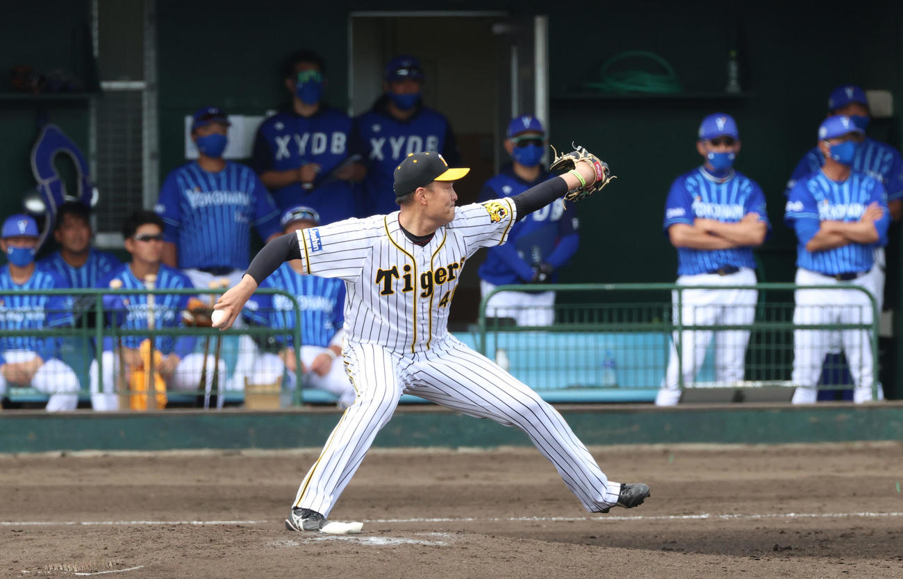 練習試合　阪神対DeNA　先発し3回を無失点に抑える秋山拓巳（撮影・清水貴仁）