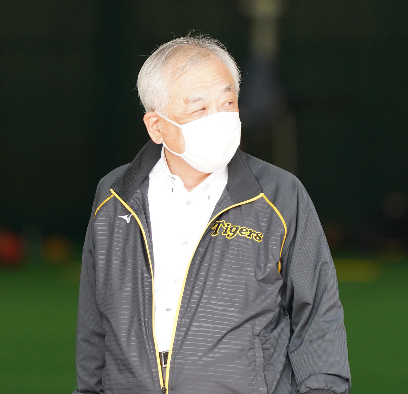 宜野座を訪れる藤原崇起オーナー兼球団社長（撮影・清水貴仁）