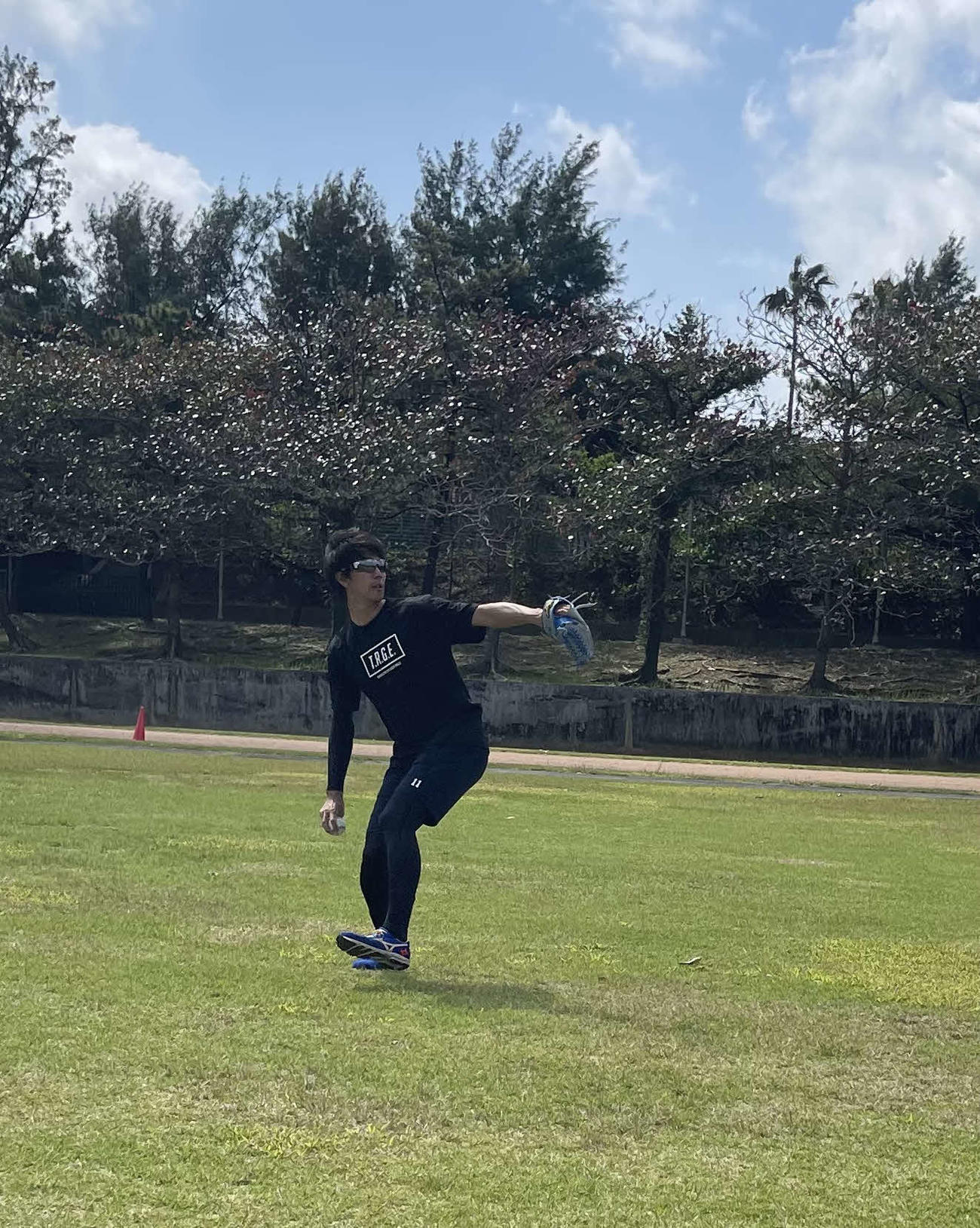 投手練習に参加した楽天岸（楽天野球団提供）