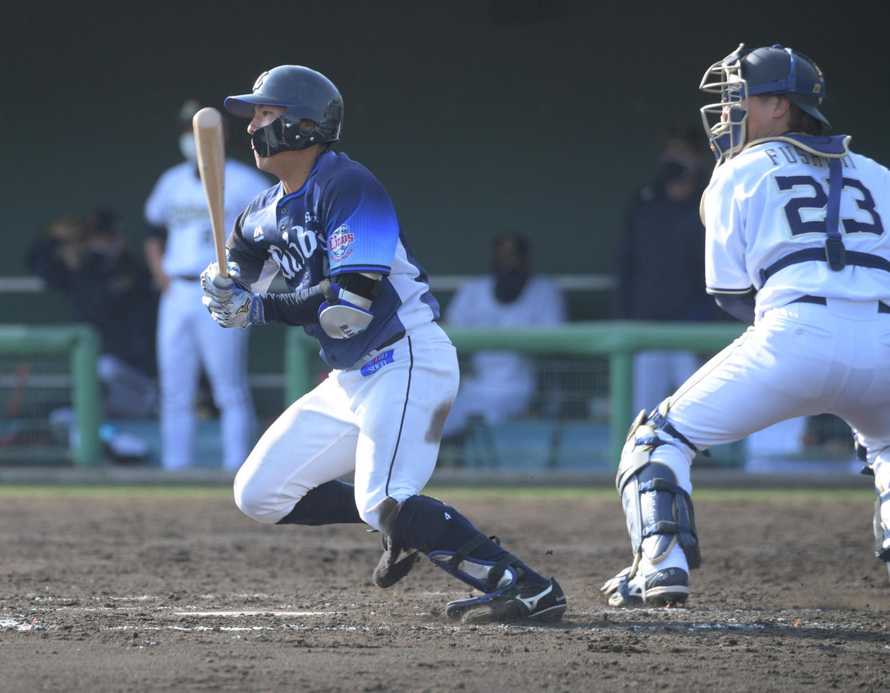 オリックス対西武　8回表西武1死一塁、山野辺翔はこの日4安打目となる安打を左前に放つ（撮影・渦原淳）