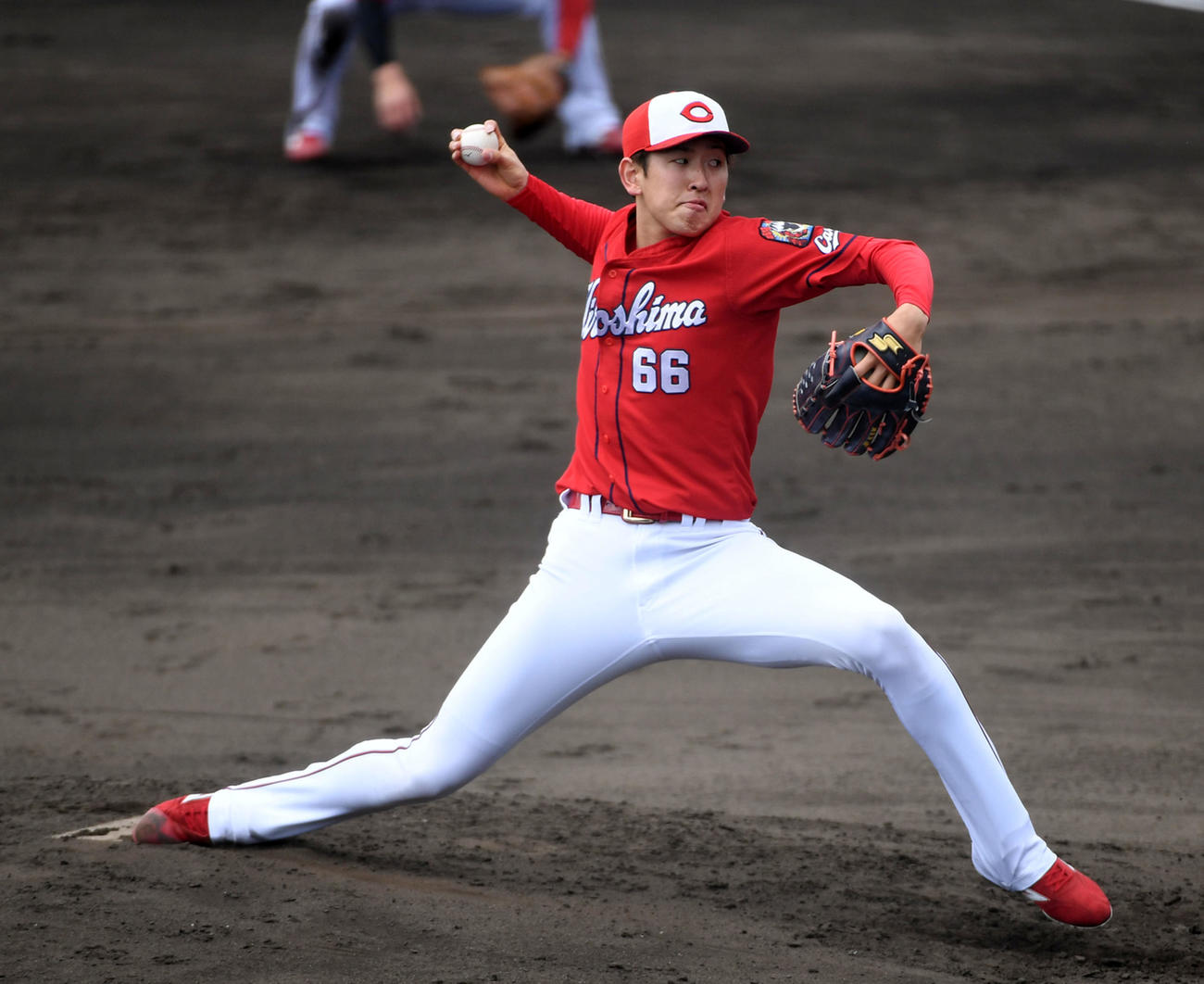 紅白戦　紅組先発の遠藤（撮影・前岡正明）