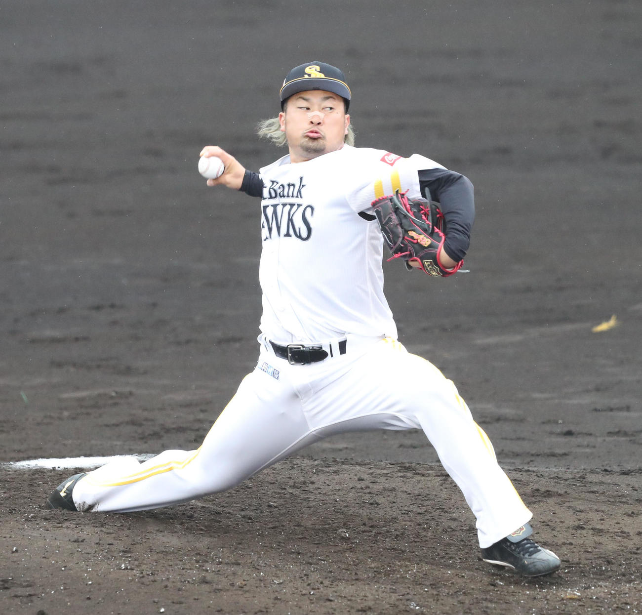 ソフトバンク対ロッテ　2番手として登板した森唯斗（撮影・梅根麻紀）