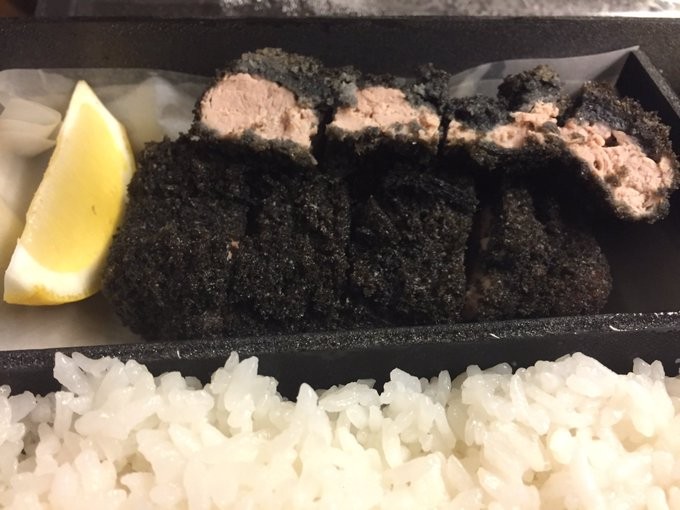 黒福多の黒豚黒ヒレカツ弁当