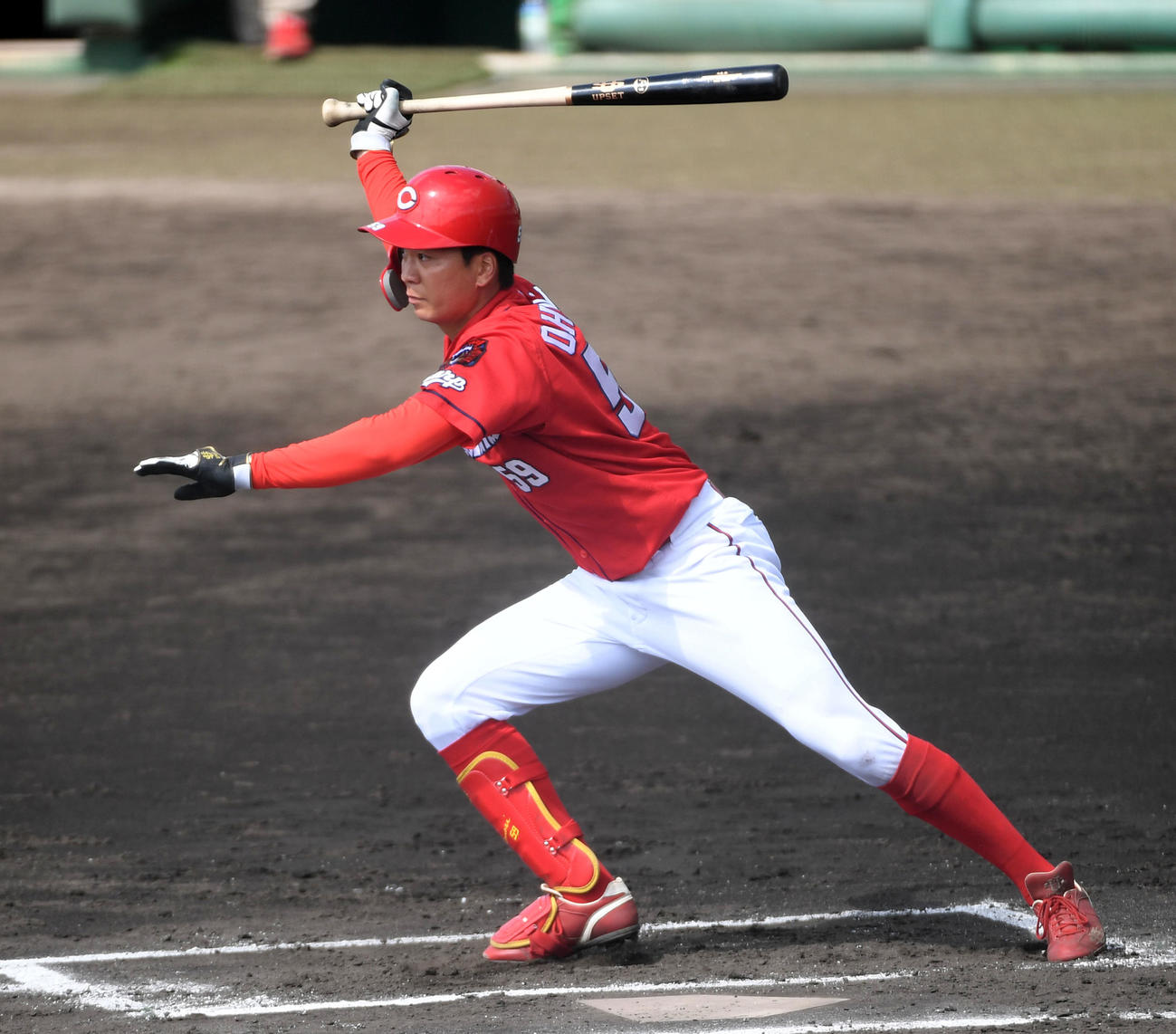 紅白戦　1回表紅組1死一、二塁、大盛は中前適時打を放つ（撮影・前岡正明）
