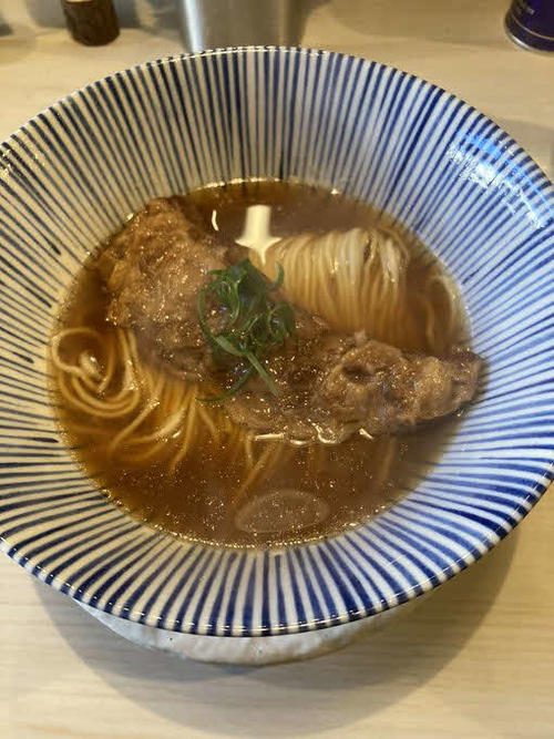東農大経堂キャンパス近く「タナカ　ロボ」の「生姜塩の豚そば」