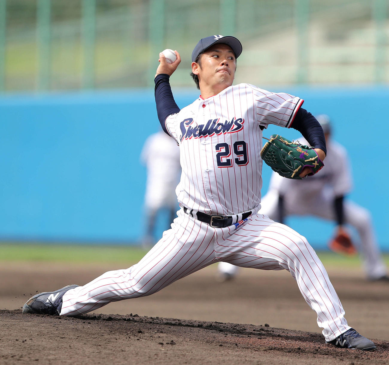 ヤクルト対楽天　力投するヤクルト先発の小川（撮影・河田真司）