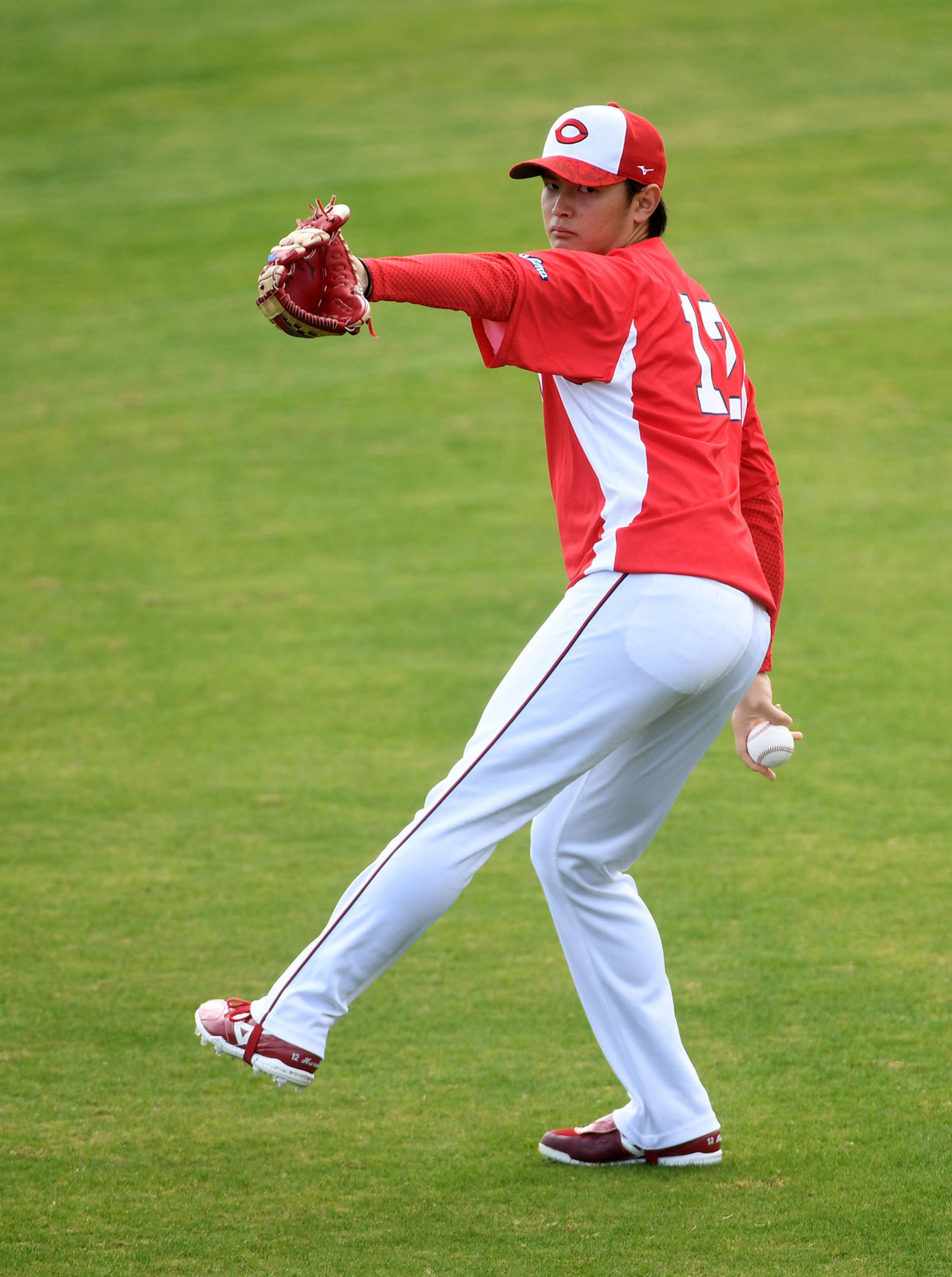 キャッチボールを行う大道（撮影・前岡正明）