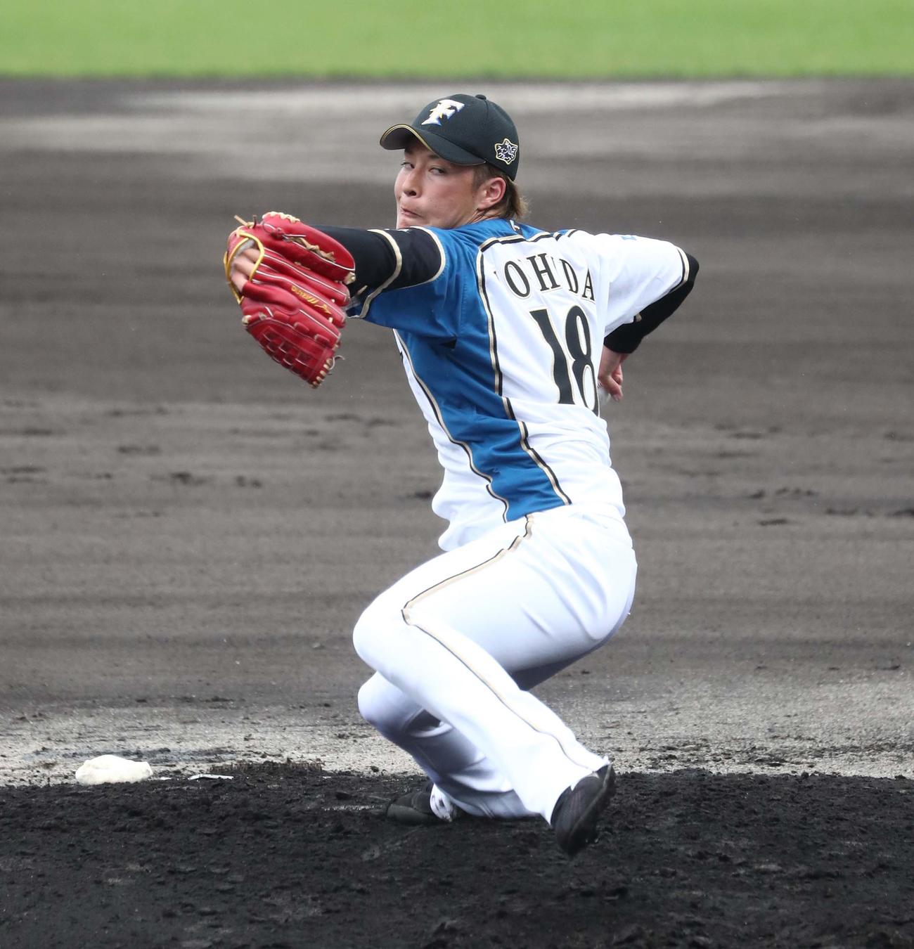 練習試合　日本ハム対DeNA 6回から4イニングを投げ無失点の吉田（撮影・黒川智章）