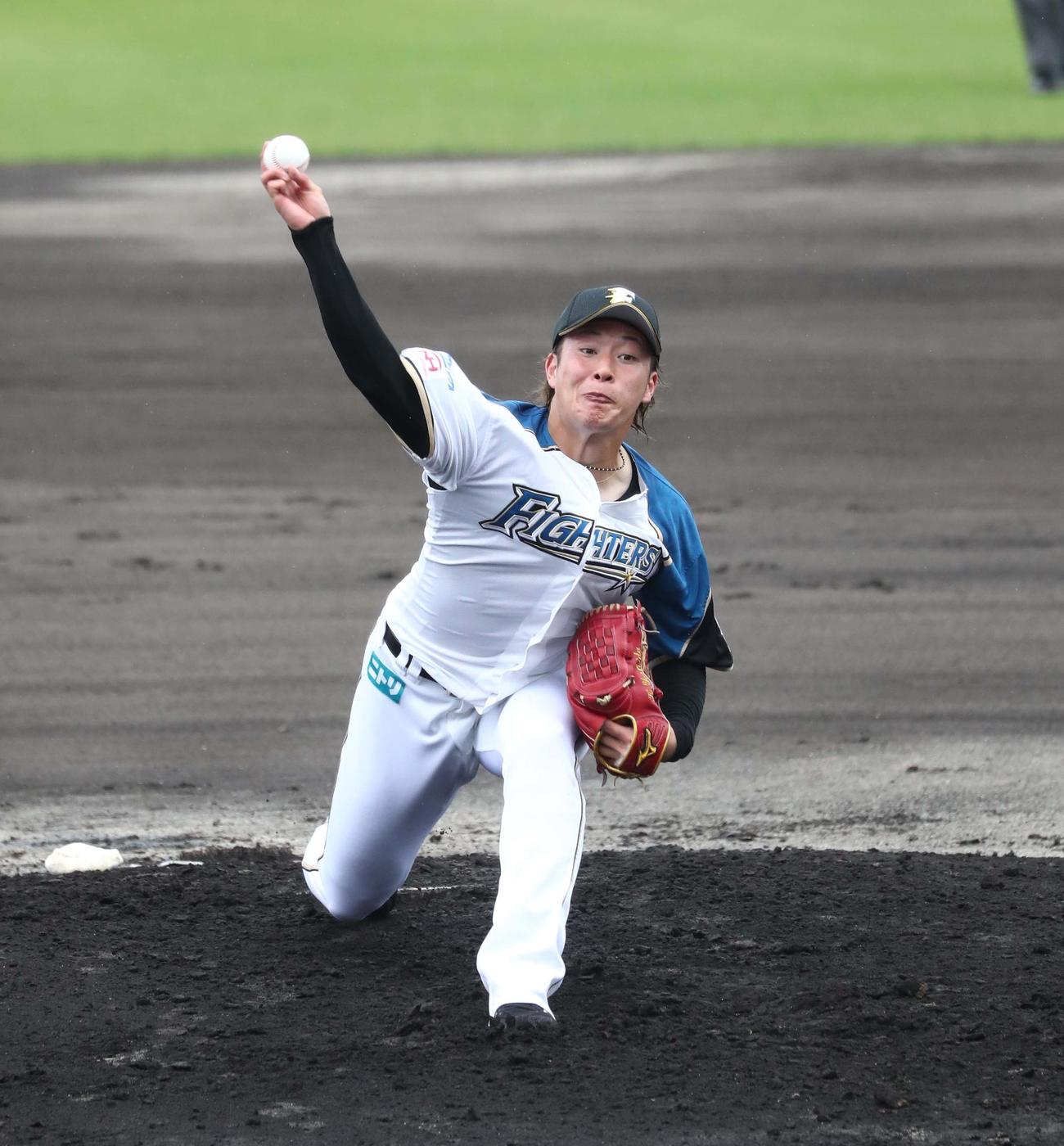 練習試合　日本ハム対DeNA 6回から4イニングを投げ無失点の吉田（撮影・黒川智章）