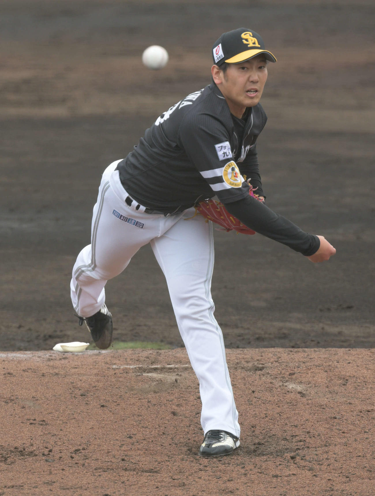 オリックス対ソフトバンク　4回から登板し、好投する石川（撮影・渦原淳）