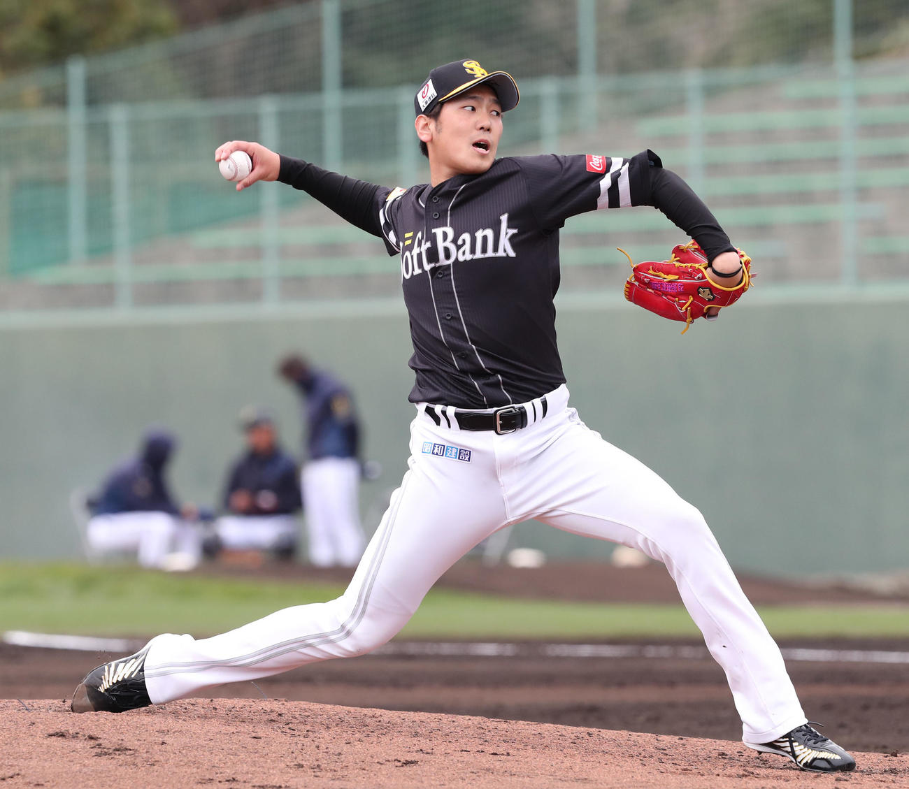 オリックス対ソフトバンク　2番手として登板した石川（撮影・梅根麻紀）