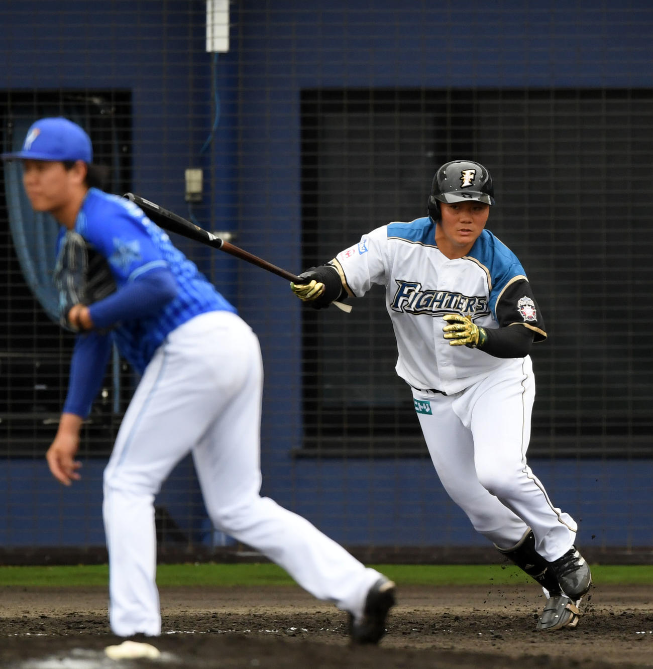 日本ハム対DeNA 6回裏日本ハム2死三塁、右前適時打を放つ清宮（撮影・横山健太）