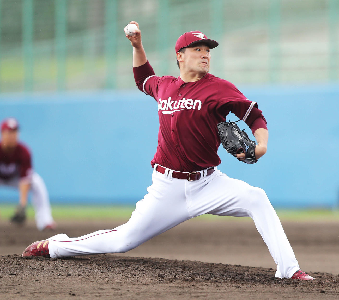 ヤクルト対楽天　3裏ヤクルト2死、力投する楽天田中将（撮影・河田真司）