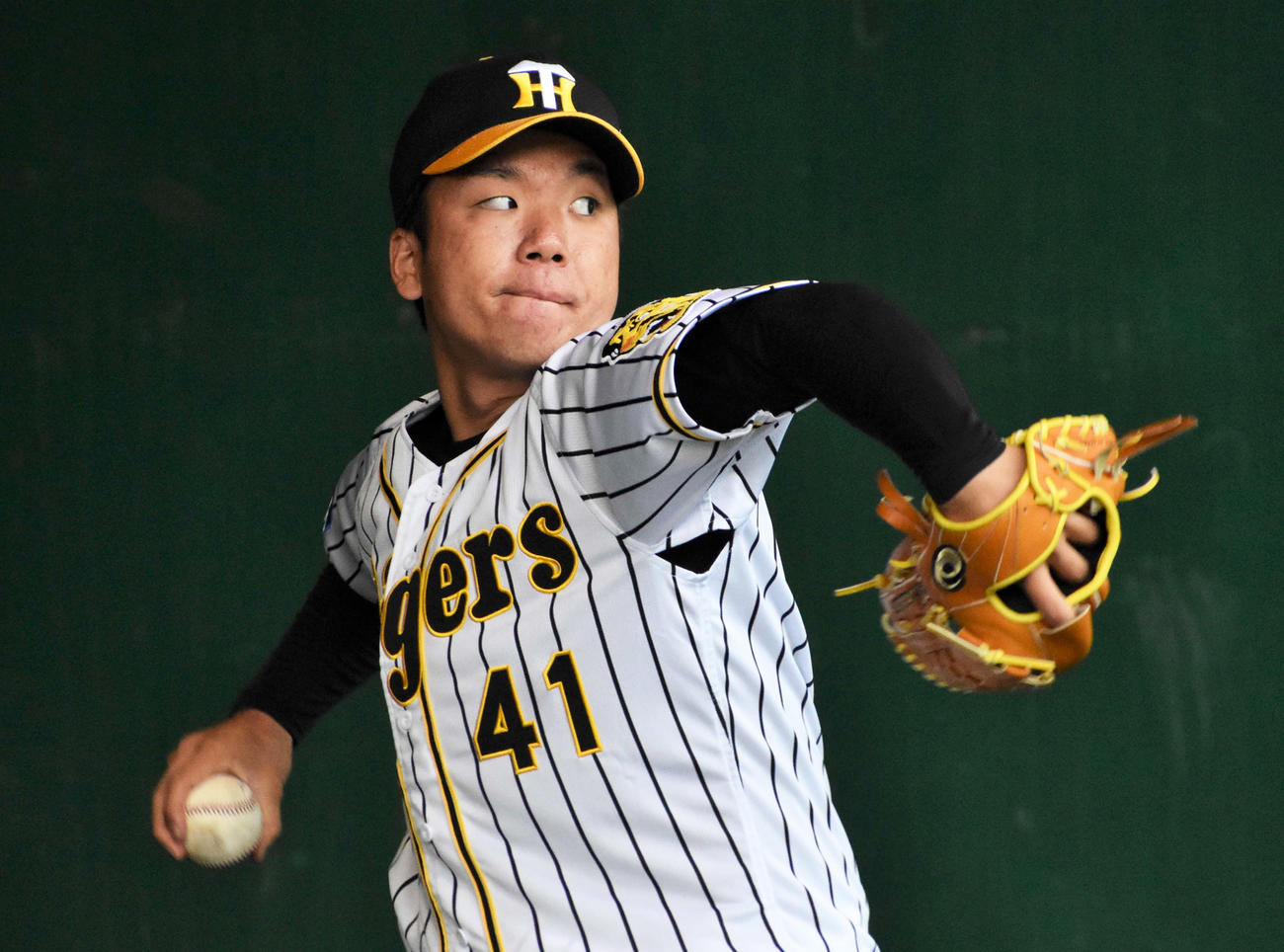ブルペンでプロ入り後最多の70球を投げた阪神ドラフト5位の村上頌樹（撮影・只松憲）
