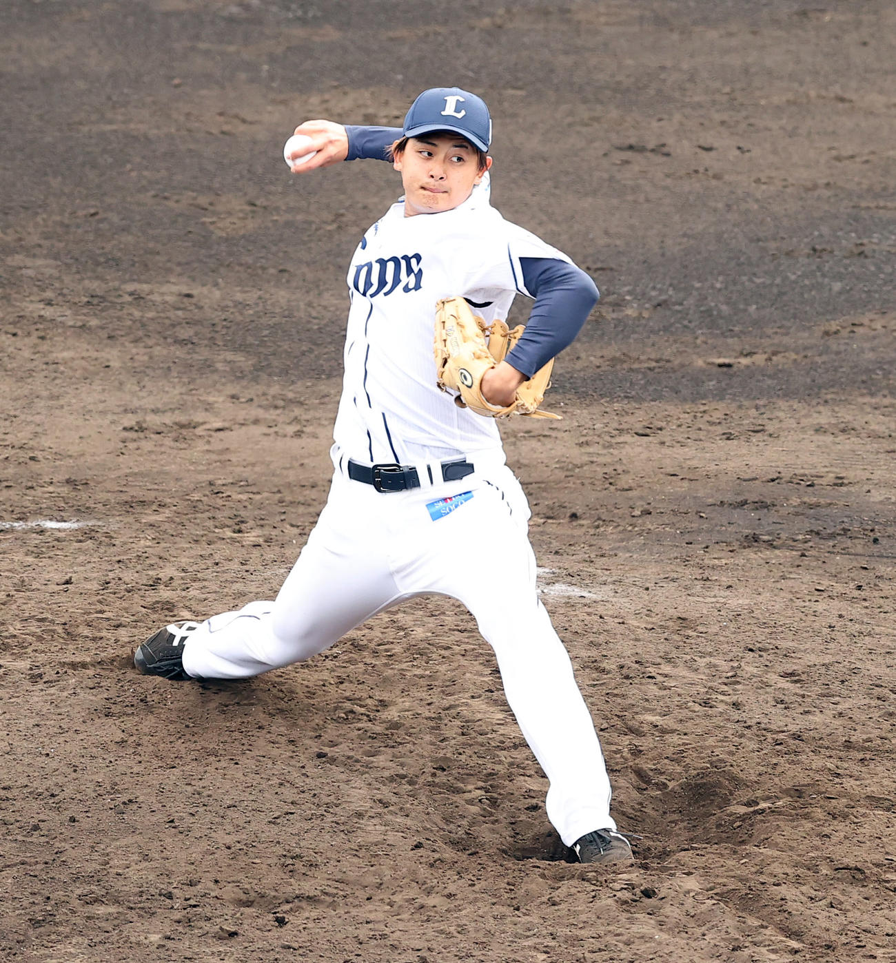 西武対ロッテ　9回表、西武6番手で登板し力投する井上（撮影・垰建太）