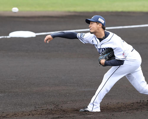 西武対ロッテ　力投する西武先発の平井（撮影・垰建太）