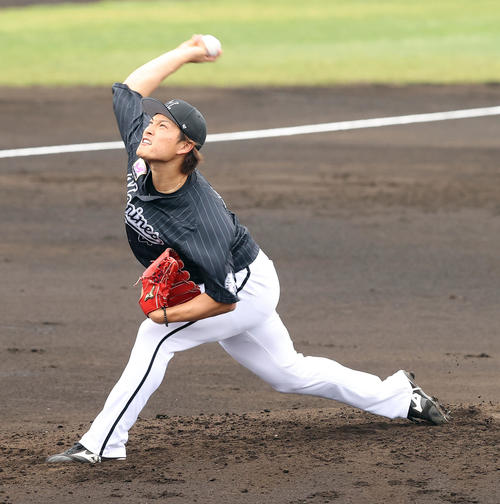 西武対ロッテ　ロッテ先発の岩下（撮影・垰建太）