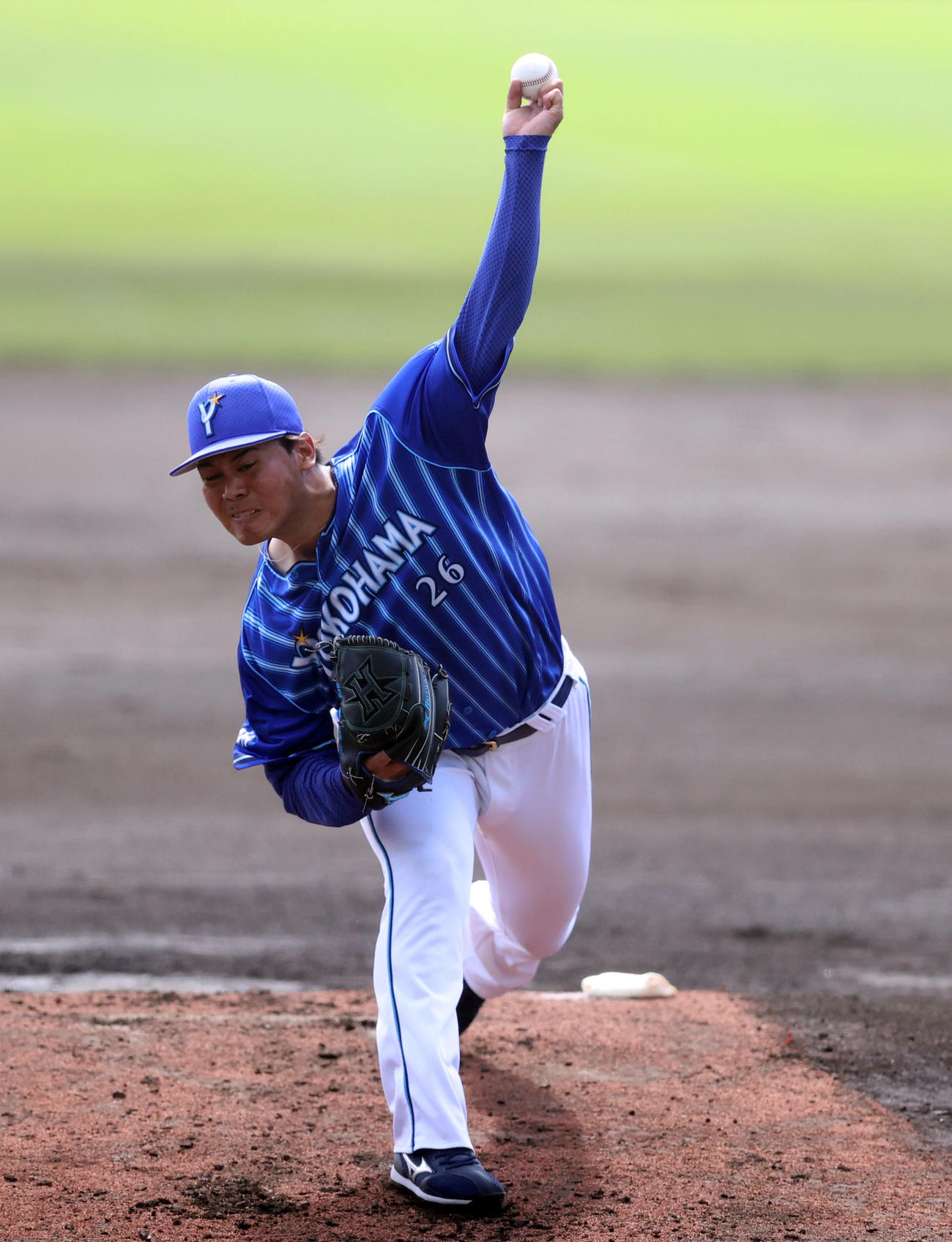 巨人対DeNA DeNA先発の浜口（撮影・狩俣裕三）