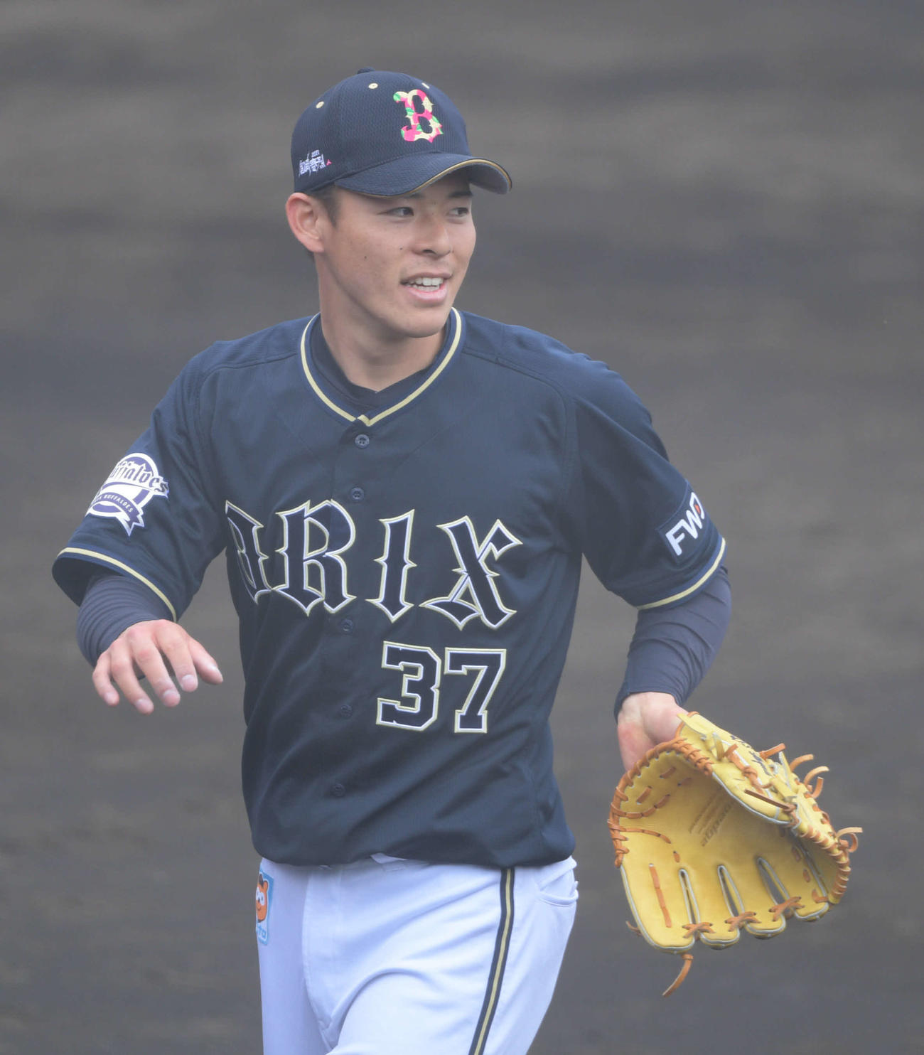 ソフトバンク対オリックス練習試合　5回裏ソフトバンク無死から登板し2回を抑え笑顔のオリックス中川颯（撮影・渦原淳）