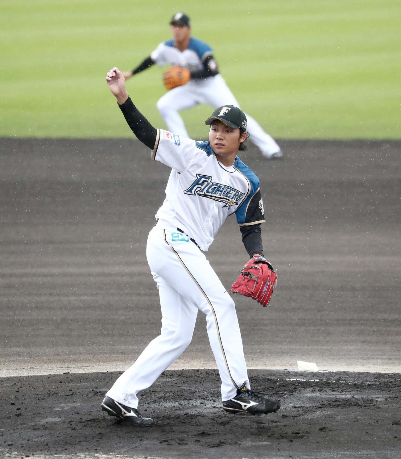 練習試合　日本ハム対広島　4回を投げ3失点の伊藤（撮影・黒川智章）