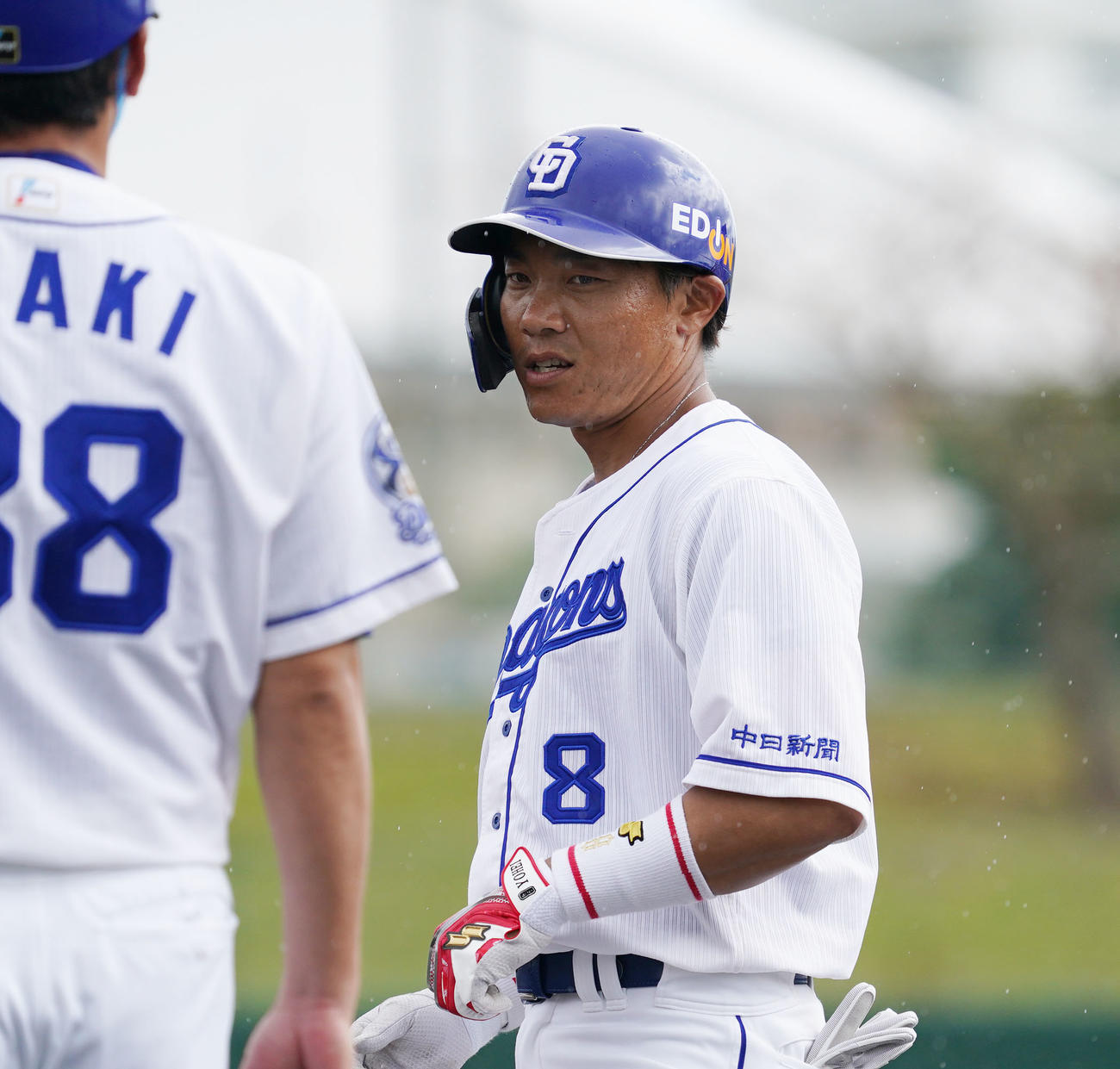 練習試合・中日対楽天　1回裏中日無死、左前安打を放った大島洋平（撮影・森本幸一）