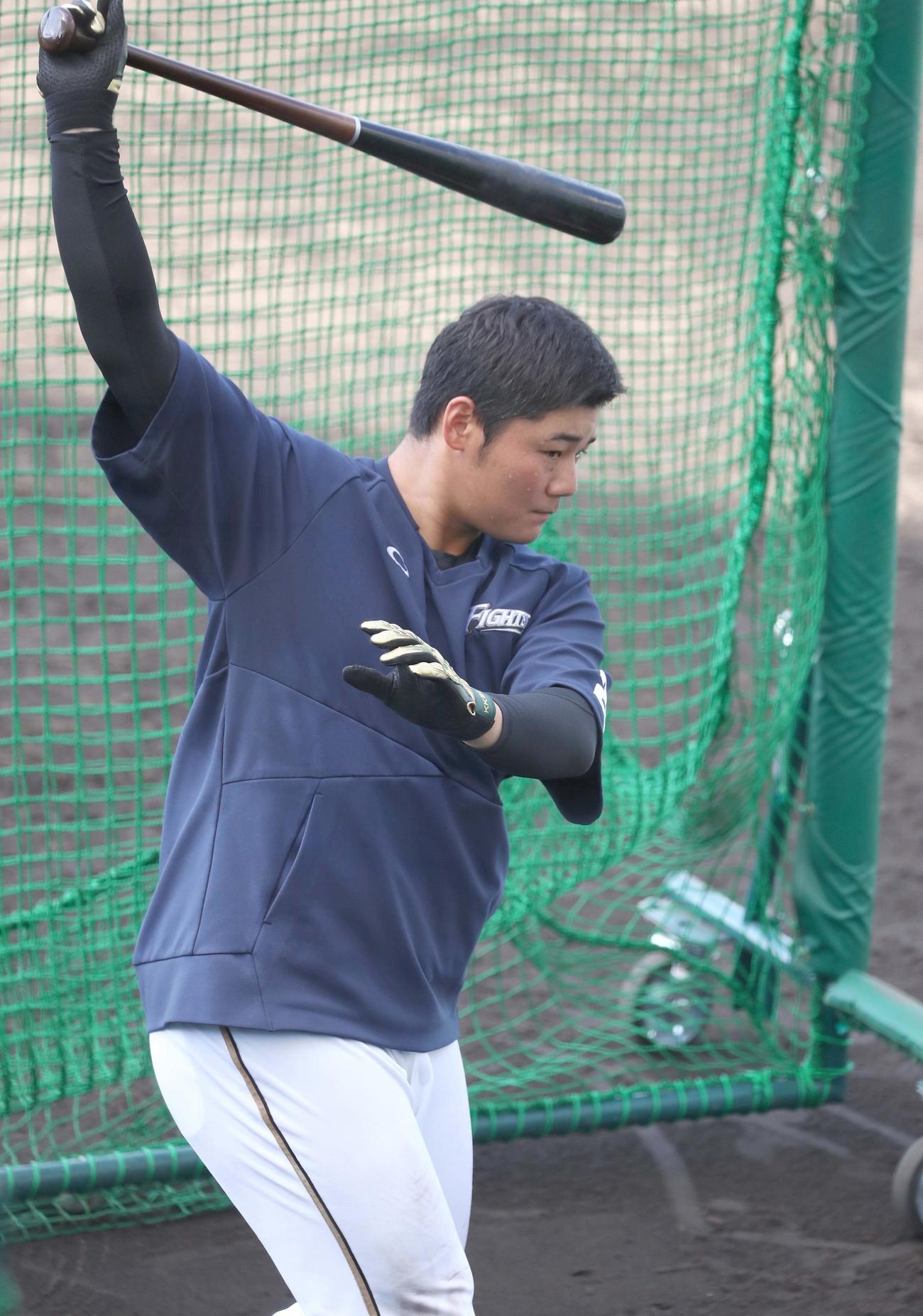 ティー打撃する日本ハム清宮（撮影・黒川智章）
