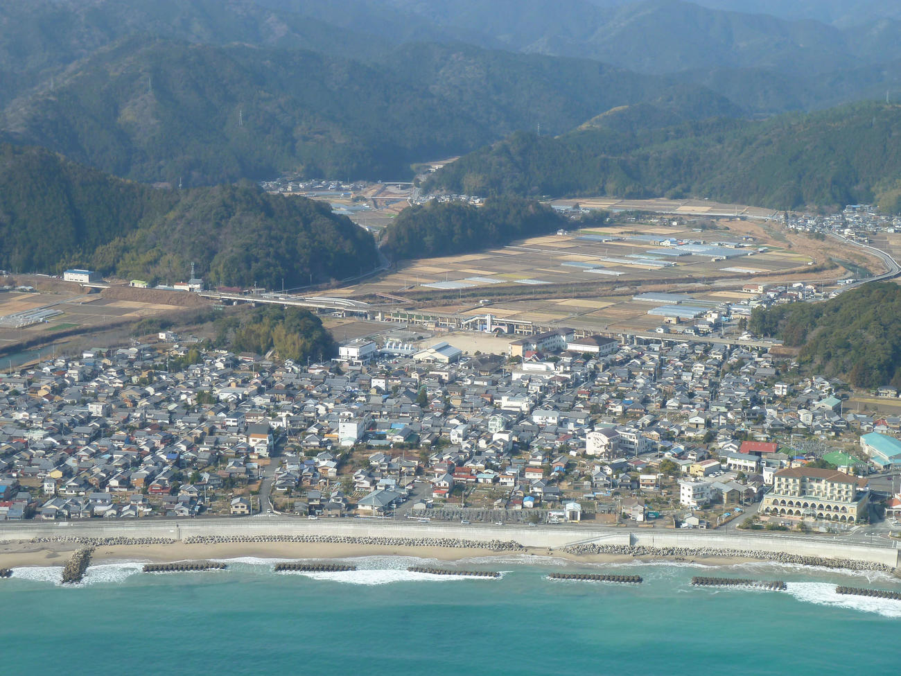 徳島県の最南端に位置する宍喰町（現海陽町）。太平洋に面する温暖なところ