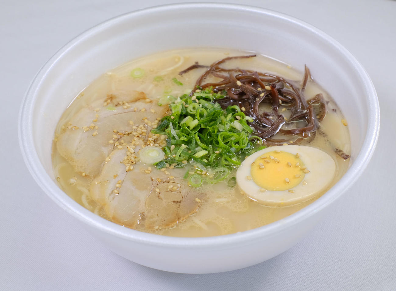 タイガースフードコートミニ　梅野ラーメン（球団提供）