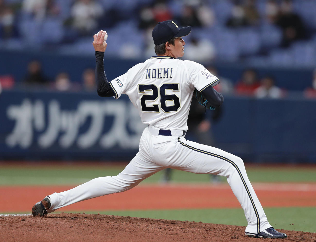 オリックス対ロッテ　5回表、オリックス2番手で登板し力投する能見篤史（撮影・前田充）