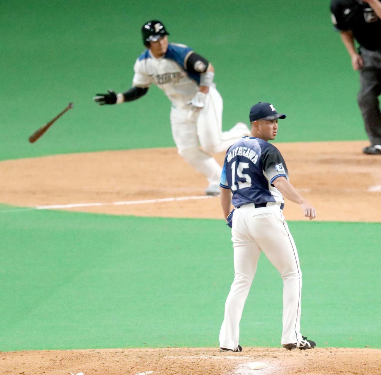日本ハム対西武　4回裏日本ハム2死満塁、近藤に2点適時打を打たれる西武宮川（撮影・佐藤翔太）