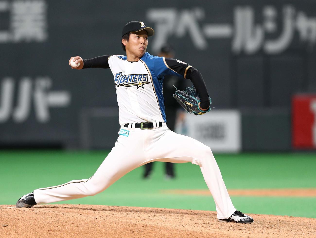 日本ハム対西武　9回に登板の杉浦（撮影・黒川智章）