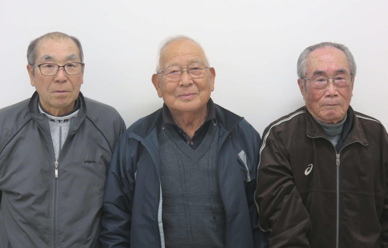 取材に応じてくれた地元関係者。左から浜田永治氏、谷口良一氏、吉田徳通氏