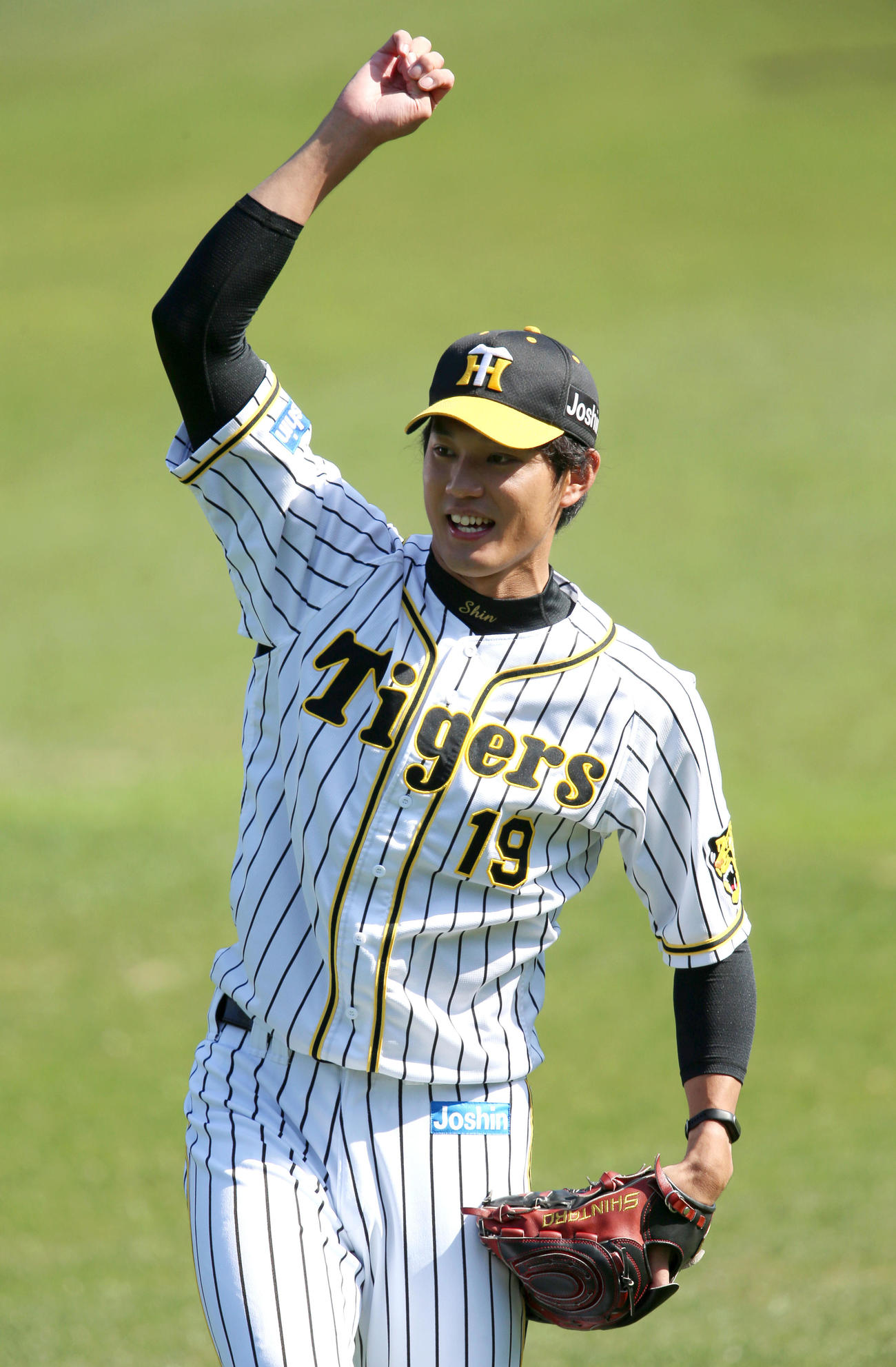 キャッチボールする藤浪（撮影・上山淳一）