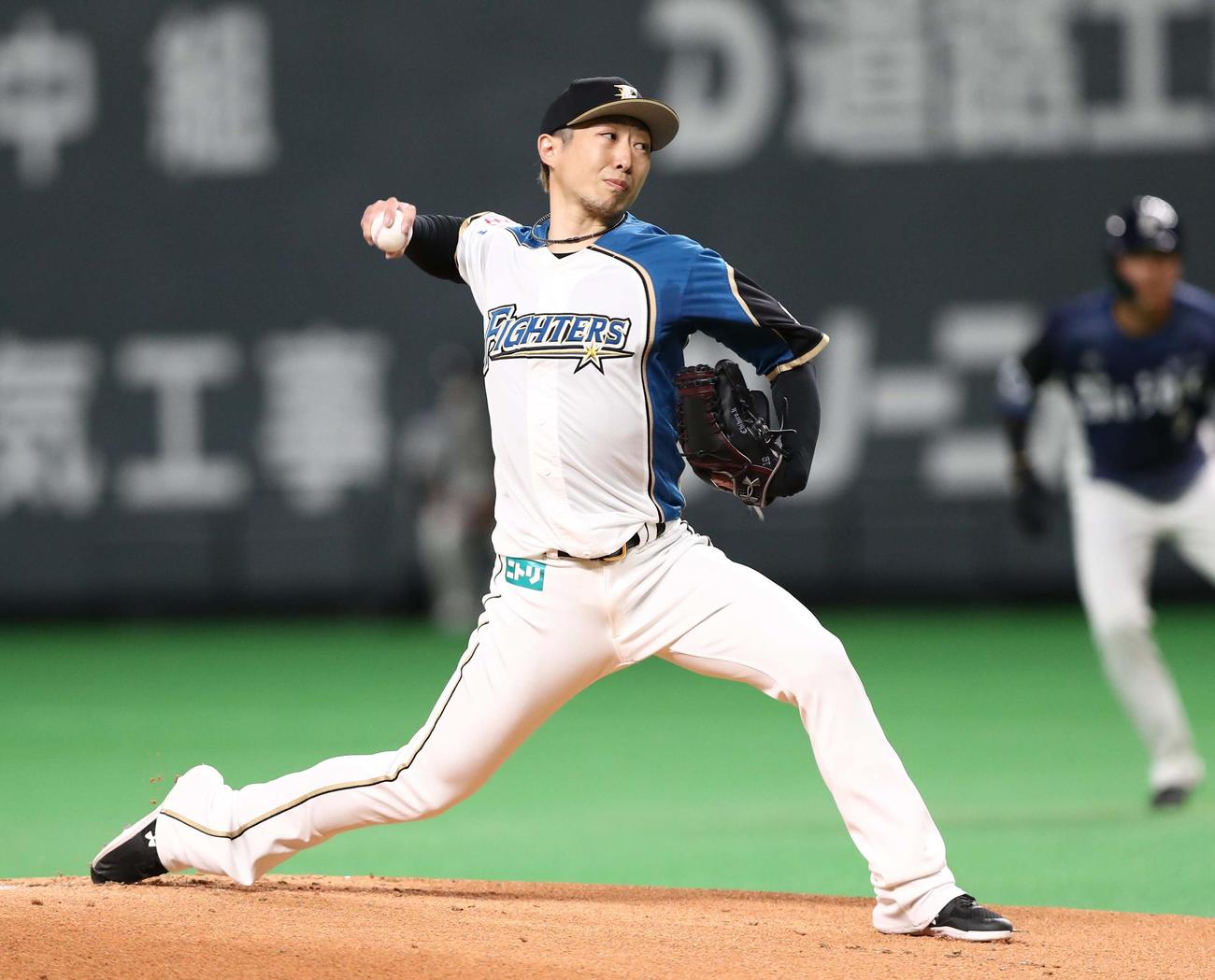 日本ハム対西武　日本ハム先発の金子（撮影・黒川智章）