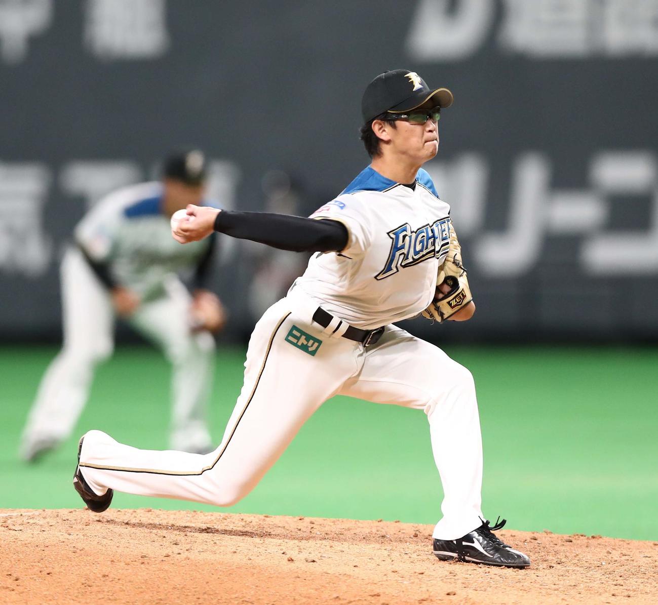 日本ハム対西武　6回に登板の鈴木健（撮影・黒川智章）