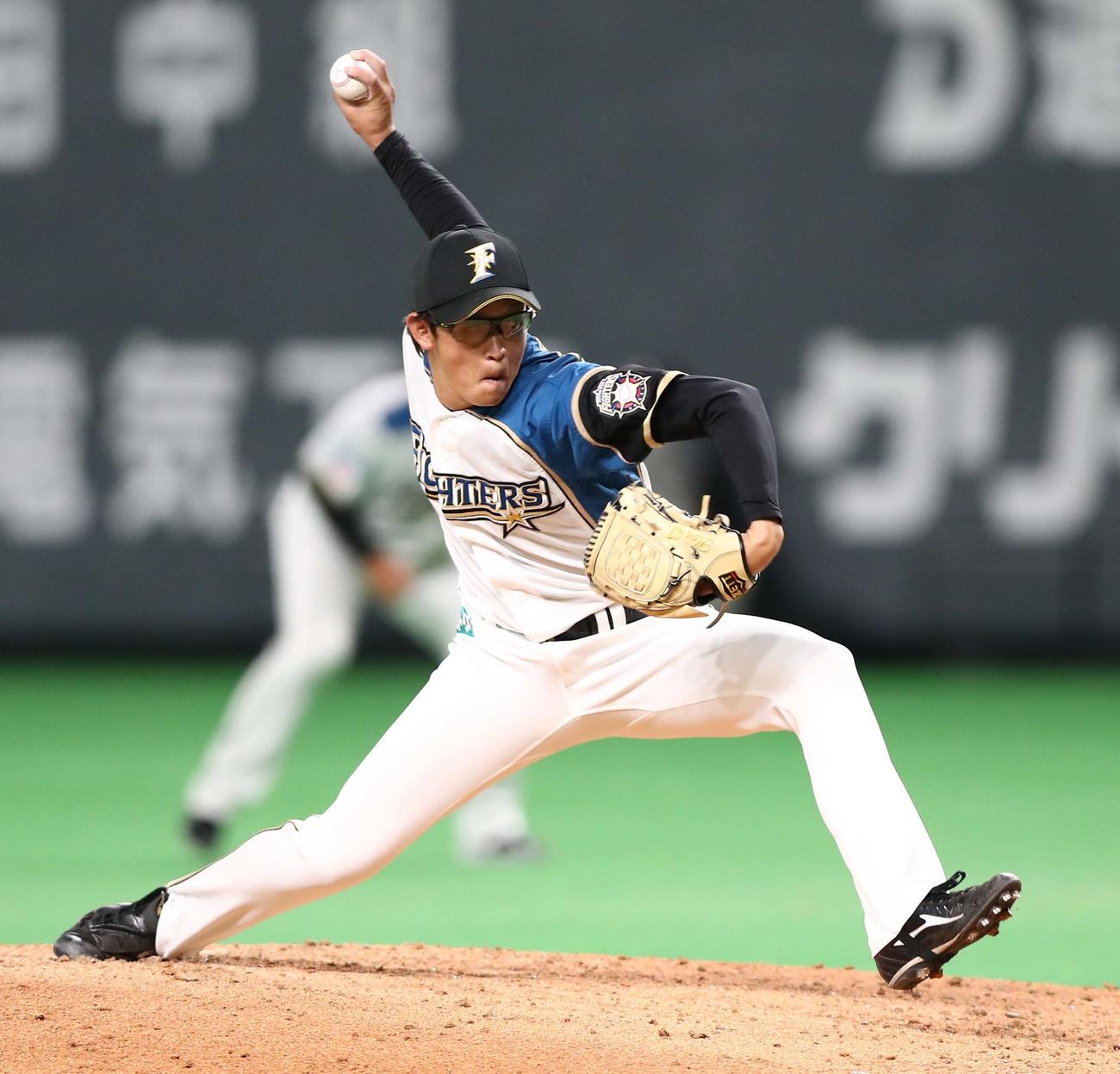 日本ハム対西武　6回に登板の鈴木健（撮影・黒川智章）
