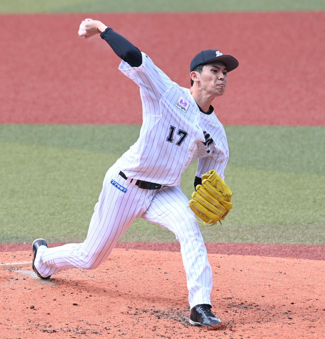 シート打撃に登板するロッテ佐々木朗（撮影・山崎安昭）