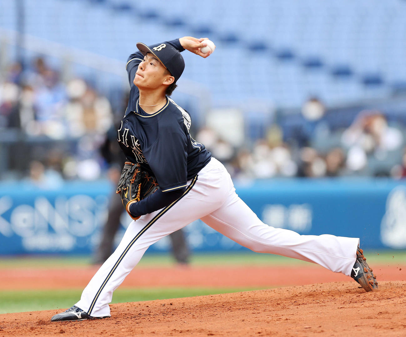 DeNA対オリックス　先発し力投するオリックス山本（撮影・鈴木正人）