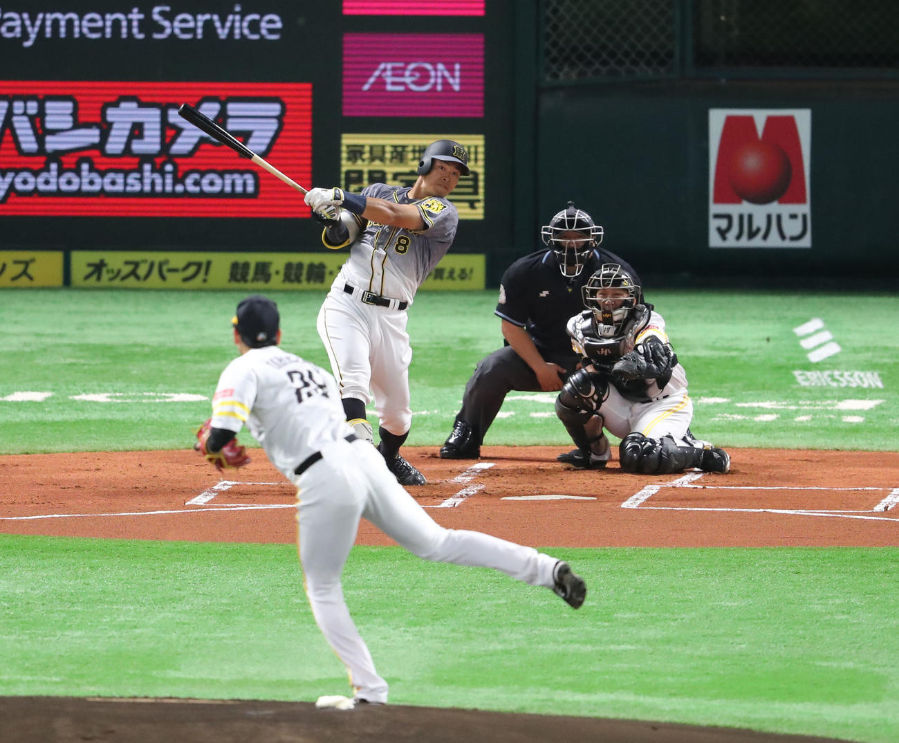 ソフトバンク対阪神　1回表阪神2死、佐藤輝明は左越えに先制本塁打を放つ（撮影・梅根麻紀）