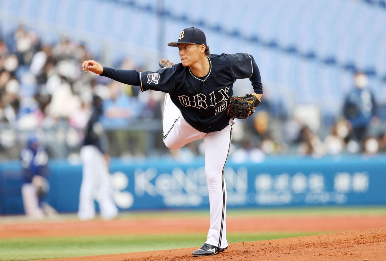 DeNA対オリックス　先発し力投するオリックス山本（撮影・鈴木正人）