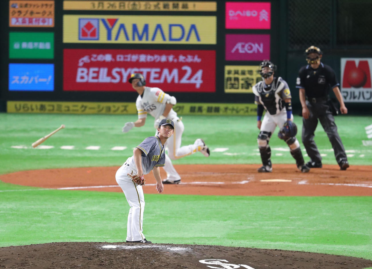 真砂に右中間本塁打を浴びた伊藤将司（撮影・梅根麻紀）