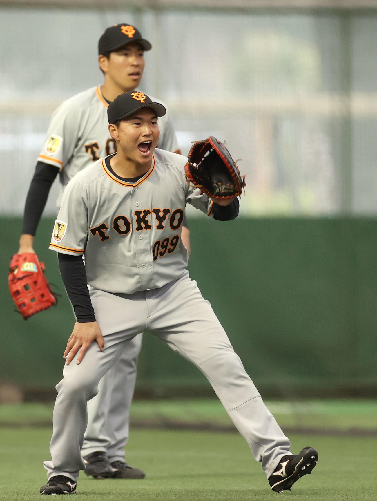 1・2・3軍合同のシートノックで、大声を出す山下（2021年2月14日撮影）