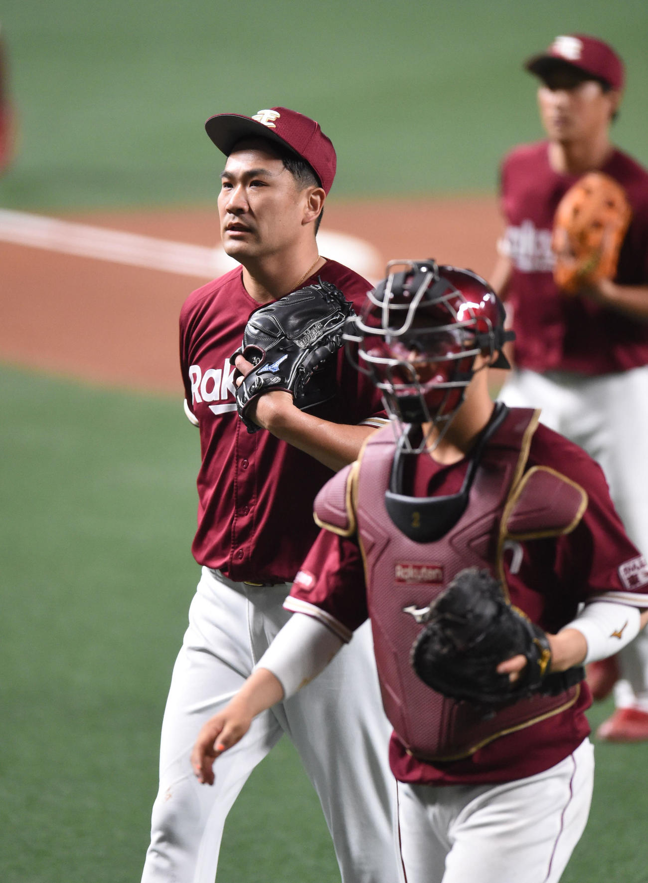 中日対楽天　4回裏中日攻撃終了、ベンチへ戻る楽天2番手の田中将大（撮影・森本幸一）