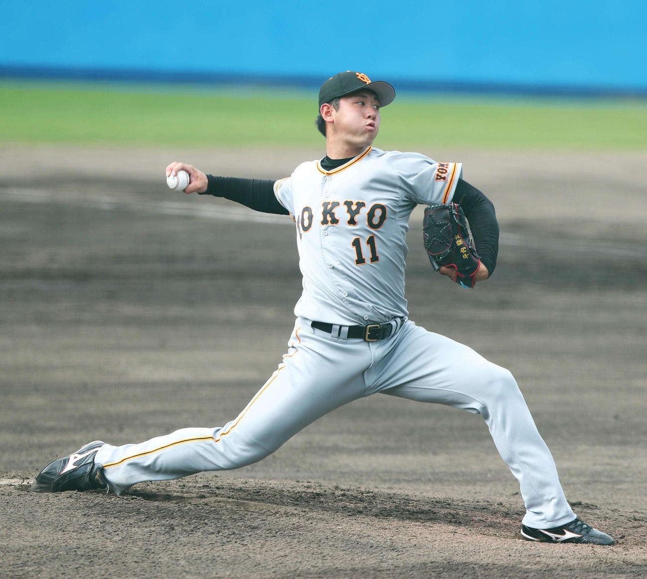 力投する平内龍太投手（2021年2月23日撮影）