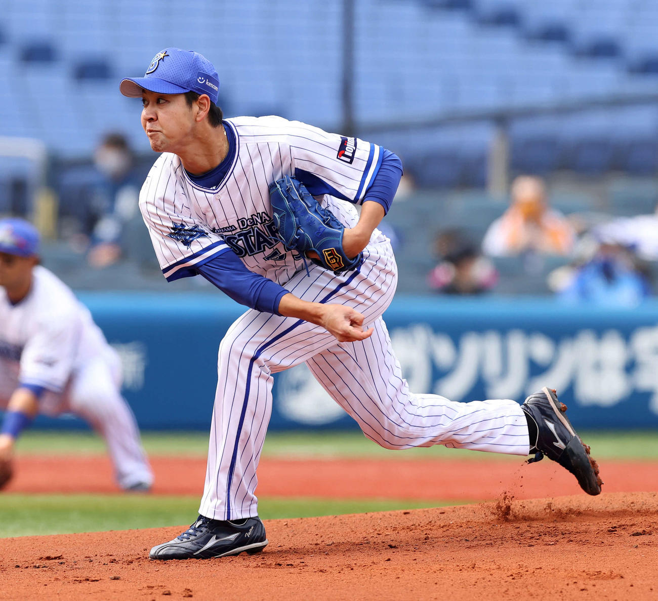 DeNA対オリックス　先発し力投するDeNA平良（撮影・鈴木正人）